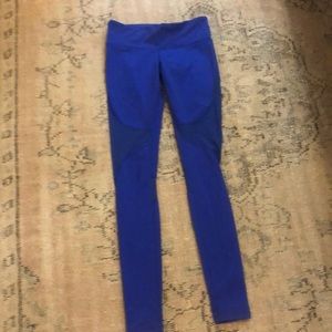 Alo Coast leggings in Alo Blue, size XS